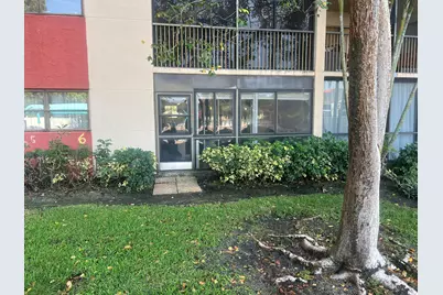 2208 S Cypress Bend Drive, Unit #106, Pompano Beach, FL 33069 - Photo 11