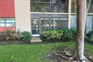 2208 S Cypress Bend Dr, Pompano Beach, FL 33069 - Photo 11