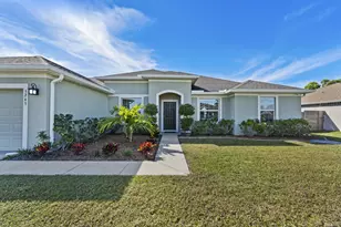 5265 NW E Delwood Dr, Port Saint Lucie, FL 34986 - Photo 1