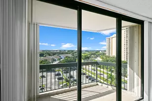 2425 Presidential Way, West Palm Beach, FL 33401 - Photo 25