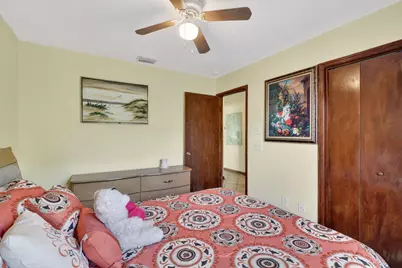 943 SE Brookedge Avenue E, Port Saint Lucie, FL 34983 - Photo 17