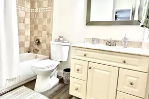 12722 Peconic Ct, Wellington, FL 33414 - Photo 9