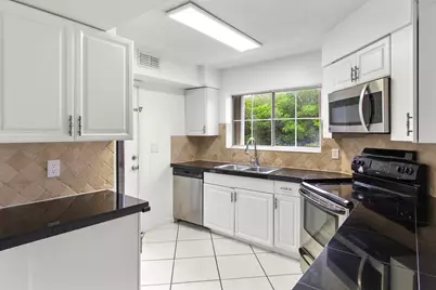 1045 SE 6th Avenue, Dania, FL 33004 - Photo 17