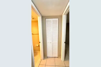 2100 Springdale Boulevard, Unit #202, Palm Springs, FL 33461 - Photo 9