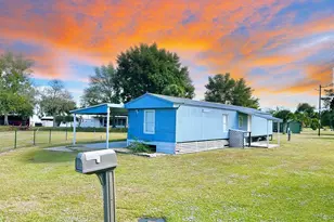 1544 Riverview Dr, Moore Haven, FL 33471 - Photo 1