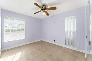 1425 SE San Sovina Terrace, Port Saint Lucie, FL 34952 - Photo 17
