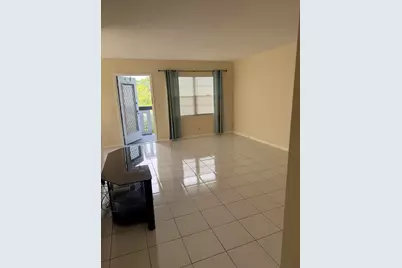 186 Suffolk E, Boca Raton, FL 33434 - Photo 7