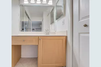 15301 Pembridge Avenue, Unit #49, Delray Beach, FL 33484 - Photo 21