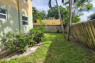 248 NE 12th St, Delray Beach, FL 33444 - Photo 11