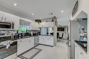 18174 SE Fairview Cir, Tequesta, FL 33469 - Photo 11