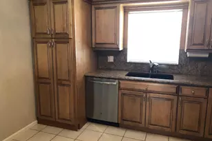 3040 Lake Shore Dr Unit, Riviera Beach, FL 33404 - Photo 9