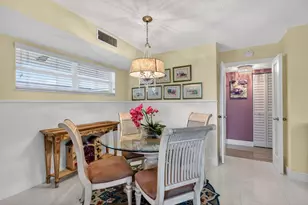 12 Colonial Club Dr, Boynton Beach, FL 33435 - Photo 5