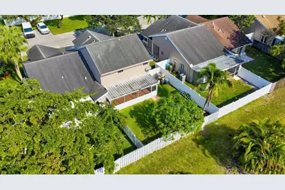 11140 SW 11th Place, Davie, FL 33324 - Photo 29