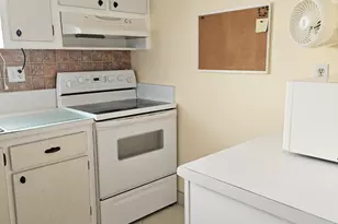 2520 Dudley Dr E, West Palm Beach, FL 33415 - Photo 7