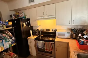 520 SW 111th Ave, Pembroke Pines, FL 33025 - Photo 5