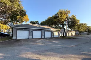 520 SW 111th Ave, Pembroke Pines, FL 33025 - Photo 19