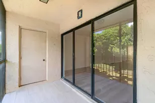 341 Lakeview Dr, Weston, FL 33326 - Photo 29