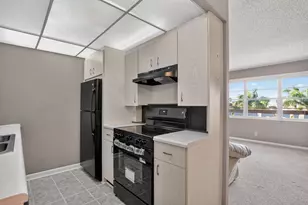 4007 Cornwall A, Boca Raton, FL 33434 - Photo 7
