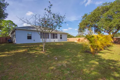 8686 104th Avenue, Vero Beach, FL 32967 - Photo 5