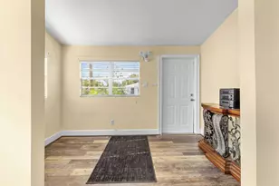 921 SE Nassau Ave, Stuart, FL 34994 - Photo 3