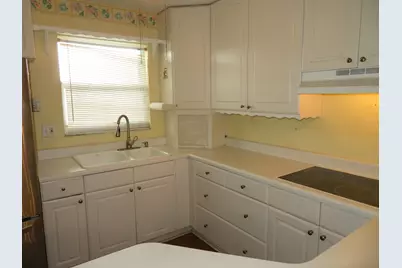 719 Lori Drive, Unit #302, Palm Springs, FL 33461 - Photo 3