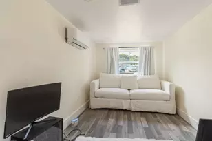 710 S Pine St, Lake Worth Beach, FL 33460 - Photo 9