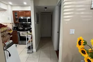 725 Lori Dr, Palm Springs, FL 33461 - Photo 19