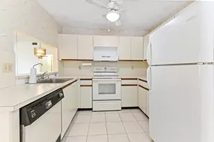 7665 Tahiti Ln, Lake Worth, FL 33467 - Photo 11