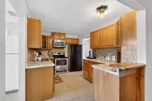 584 SE Greenway Terrace, Port Saint Lucie, FL 34983 - Photo 17