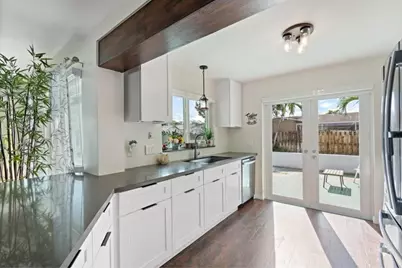 8820 NW 4th Street, Pembroke Pines, FL 33024 - Photo 9