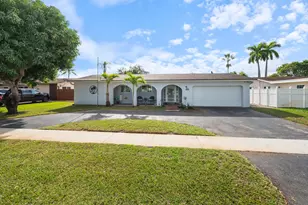 8820 NW 4th St, Pembroke Pines, FL 33024 - Photo 25