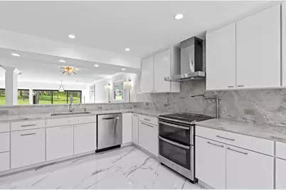 2435 Presidential Way, Unit #H, West Palm Beach, FL 33401 - Photo 9