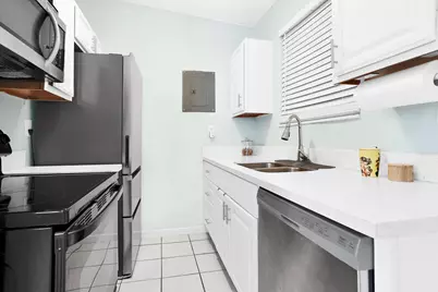 5241 NE 16th Terrace E, Pompano Beach, FL 33064 - Photo 9