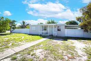 5241 NE 16th Terrace E, Pompano Beach, FL 33064 - Photo 1