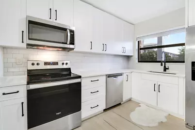 1200 SE Parkview Place, Unit #F3, Stuart, FL 34994 - Photo 7