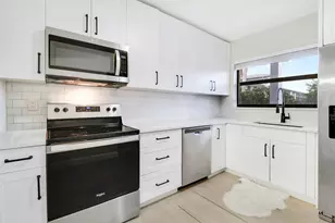 1200 SE Parkview Pl, Stuart, FL 34994 - Photo 7