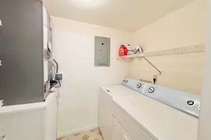 414 Pine Glen Ln, Greenacres, FL 33463 - Photo 9