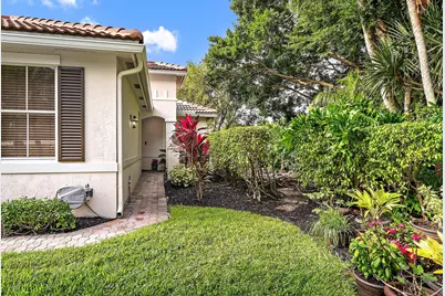 8205 Sandpiper Way, West Palm Beach, FL 33412 - Photo 11