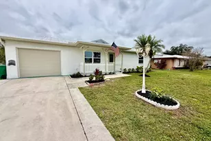520 NW Azalea Ave, Port Saint Lucie, FL 34983 - Photo 5