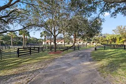 4980 Stables Way, Wellington, FL 33414 - Photo 13