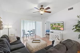 4542 Lucerne Lakes Blvd E, Lake Worth, FL 33467 - Photo 9