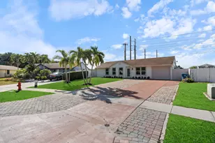 1104 Grandview Cir, Royal Palm Beach, FL 33411 - Photo 3