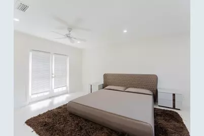 3199 NE 6 Drive, Boca Raton, FL 33432 - Photo 11