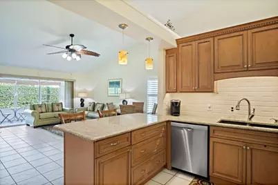 2537 SE Tropical East Circle E, Port Saint Lucie, FL 34952 - Photo 11