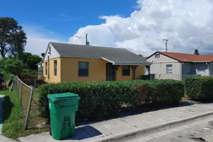 587 W 4th St, Riviera Beach, FL 33404 - Photo 9