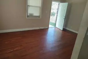 587 W 4th St, Riviera Beach, FL 33404 - Photo 3