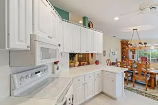 9054 SE Hawks Nest Ct, Hobe Sound, FL 33455 - Photo 13