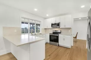 1009 Alamanda Dr, North Palm Beach, FL 33408 - Photo 9