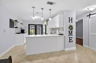 10330 Fig Ct, Pembroke Pines, FL 33026 - Photo 7