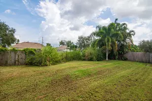 557 SW Duval Ave, Port Saint Lucie, FL 34983 - Photo 25